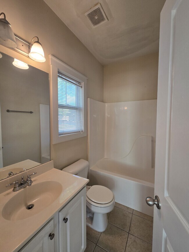 Building Photo - 154 Magnolia Bluff Dr