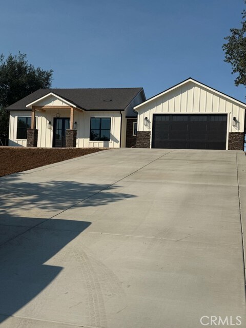 Building Photo - 42899 Cll Roble