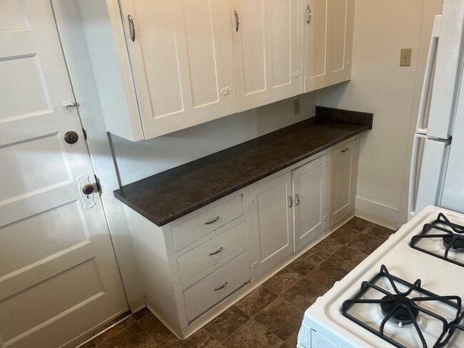 Building Photo - DEA-1061-KALMIA ST