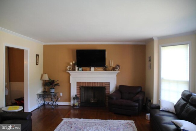 Building Photo - 7310 Durbin Terrace