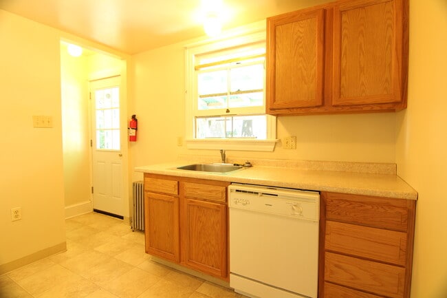 Building Photo - 266 Manatawny St