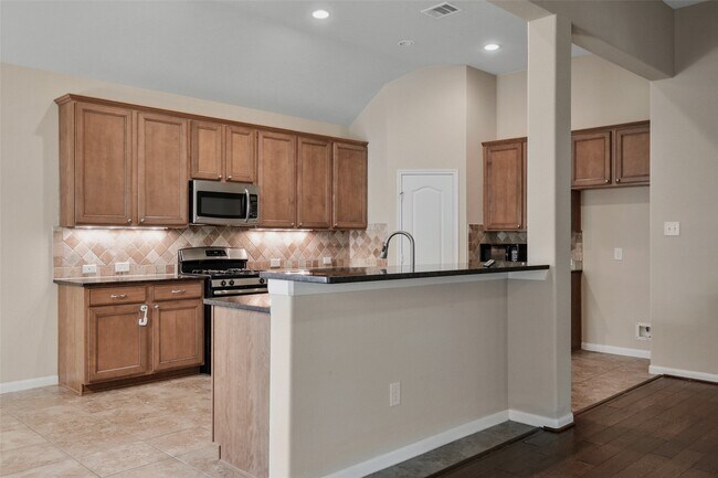 Building Photo - 25208 Forest Ledge Dr