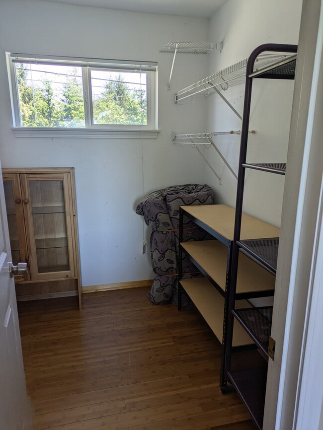 Building Photo - 4565 21st Ave SW