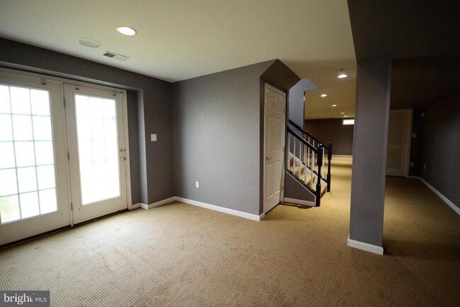 Building Photo - 120 Galyn Dr