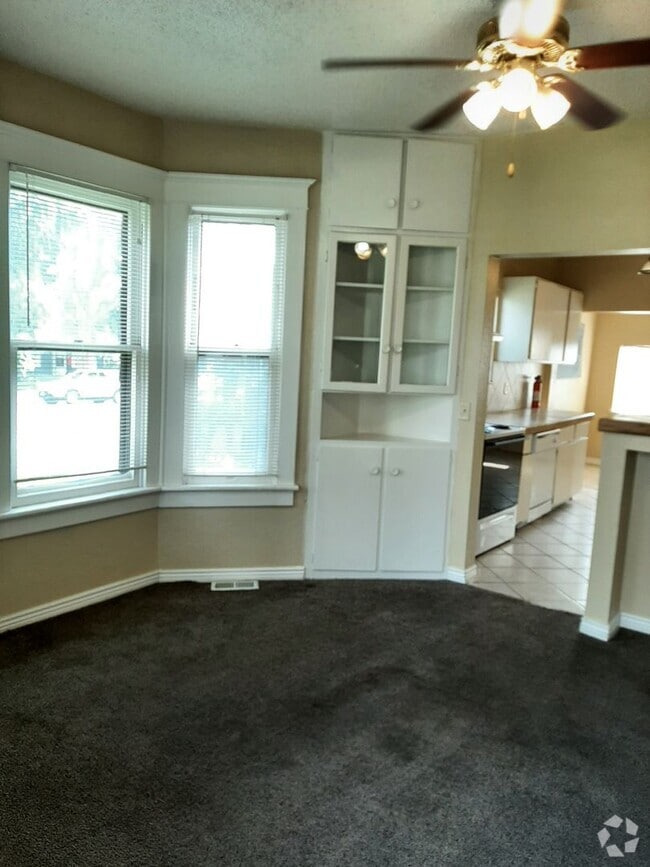 Building Photo - (1600 7th Ave)