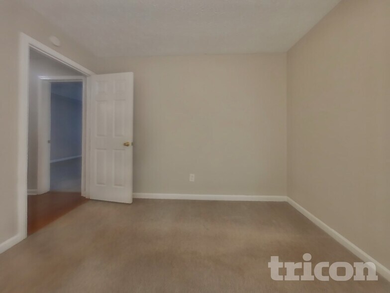 Building Photo - 420 Austin Dr