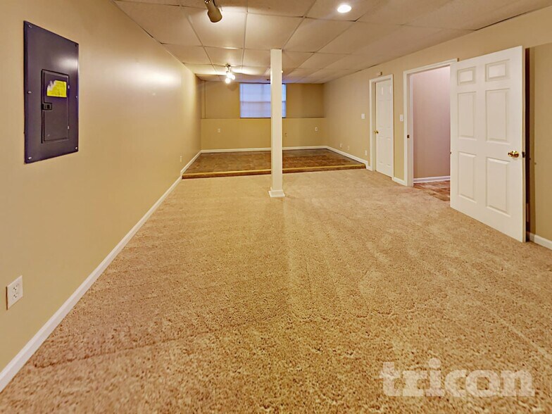 Building Photo - 6405 Cardiff Ln