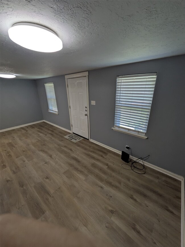 Building Photo - 171 Bayberry Dr
