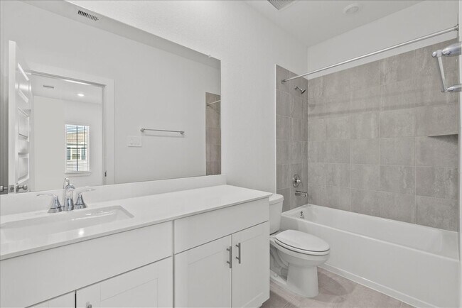 Building Photo - 535 Avisa Dr