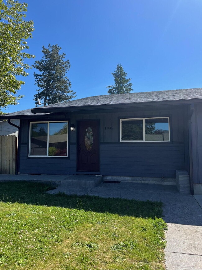 Primary Photo - Charming 2-Bedroom Duplex in McMinnville