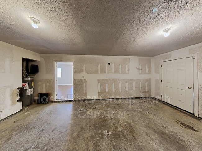 Building Photo - 801 Stockport Way