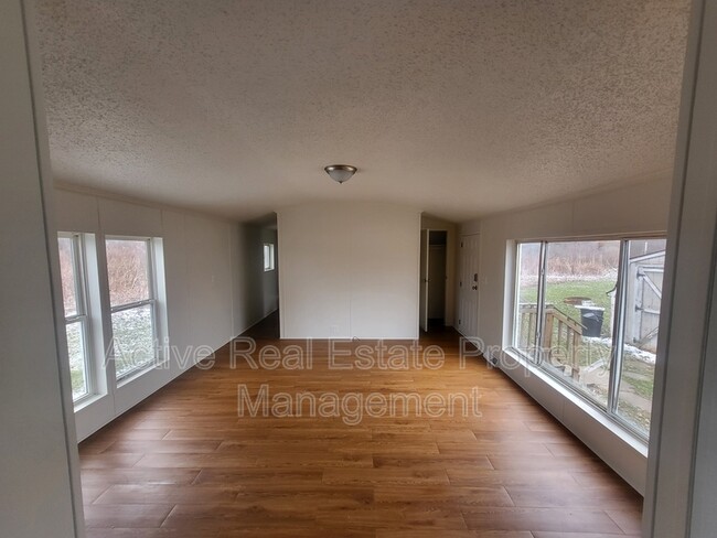 Building Photo - 2211 Dort Hwy