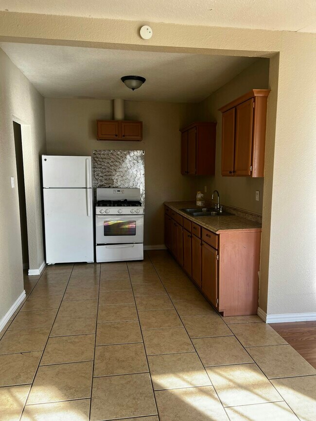 Building Photo - 1907 Belmont Ave