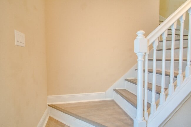 Building Photo - Modern 4BR/3BA Home Near NAS Pensacola – $500 Off Deposit for Qualified Active Duty Military – Pr...