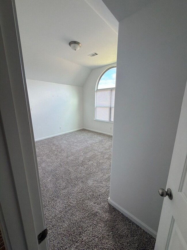 Building Photo - Beautiful 4-bedroom 3 bath home in Arlington