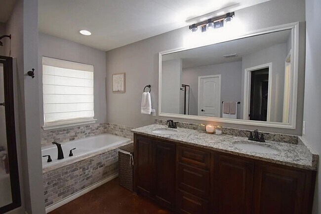 Building Photo - March availability!  3/2/2