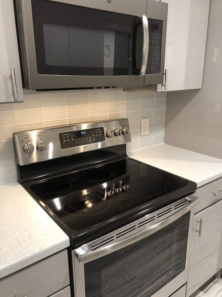 Building Photo - 60 V St NW