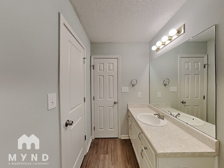 Building Photo - 1288 N Hampton Dr