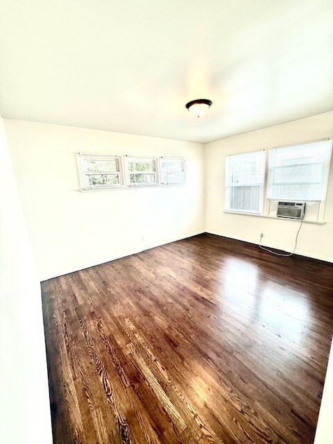 Building Photo - 12747 Oxnard St