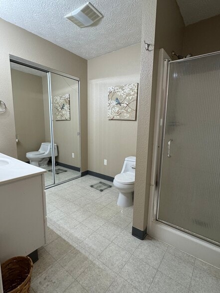 Primary Bath - 1054 S Lucas Way