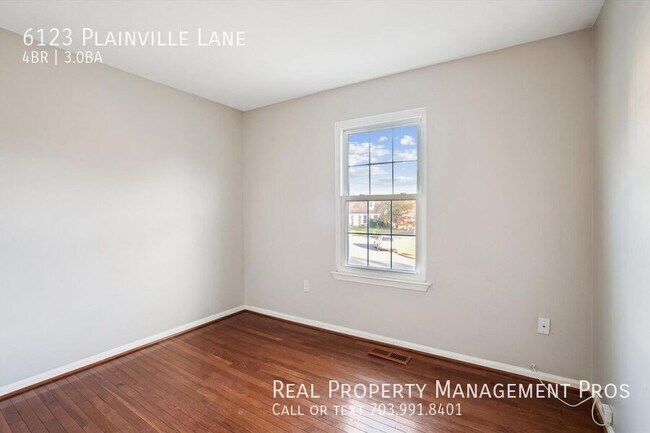 Building Photo - 6123 Plainville Ln