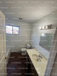 Building Photo - $850- 2 bed 1 bath - Townhomes