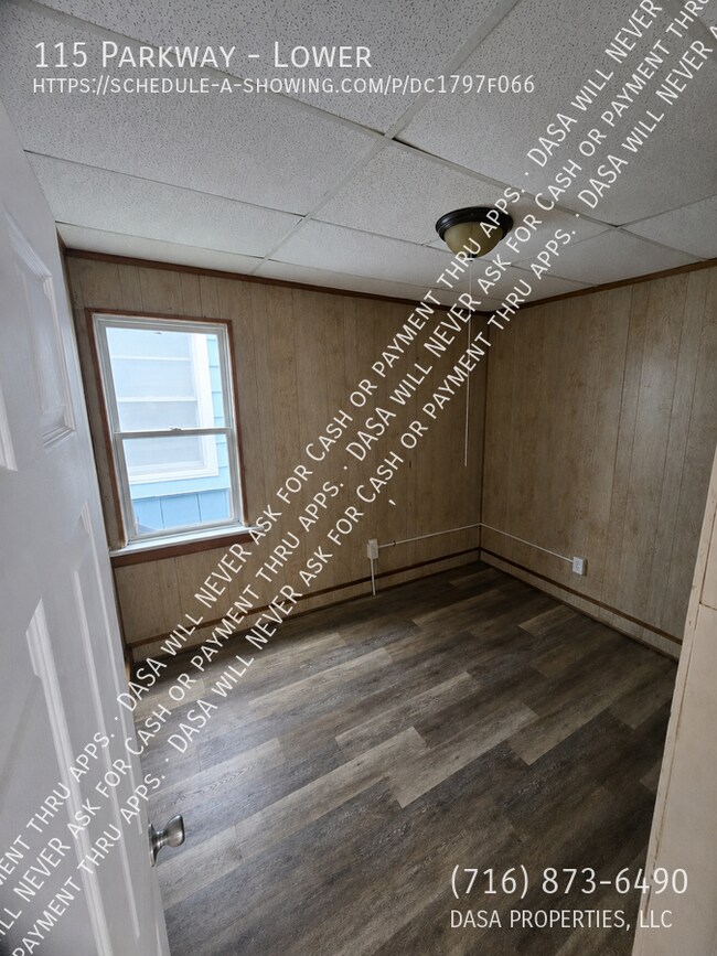 Building Photo - 115 Parkway-Lower