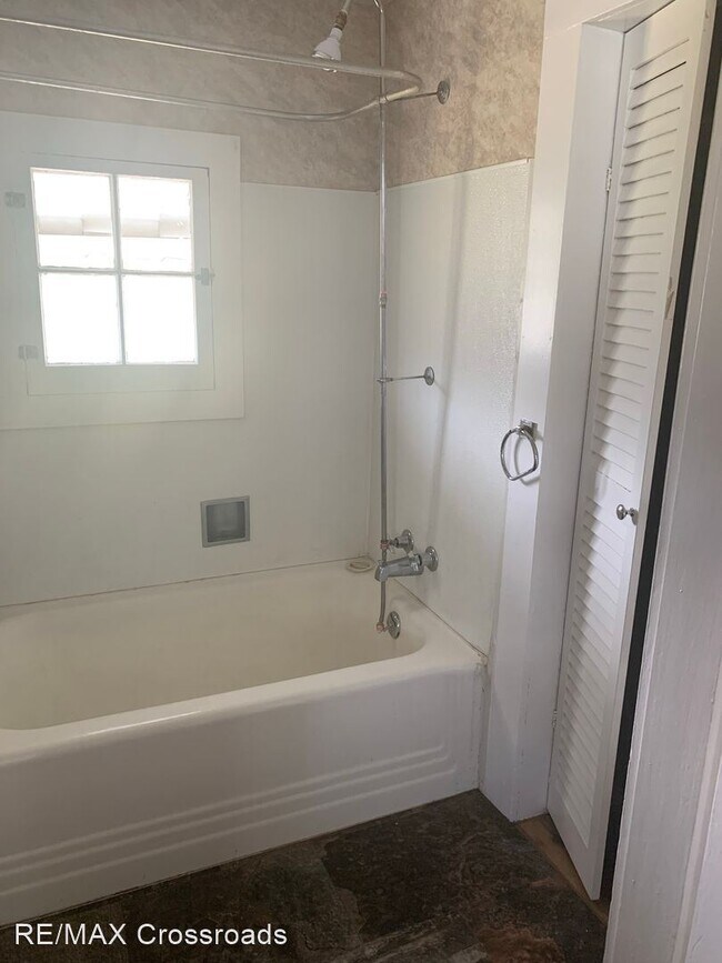 Building Photo - 2 br, 1 bath House - 423 Union Avenue