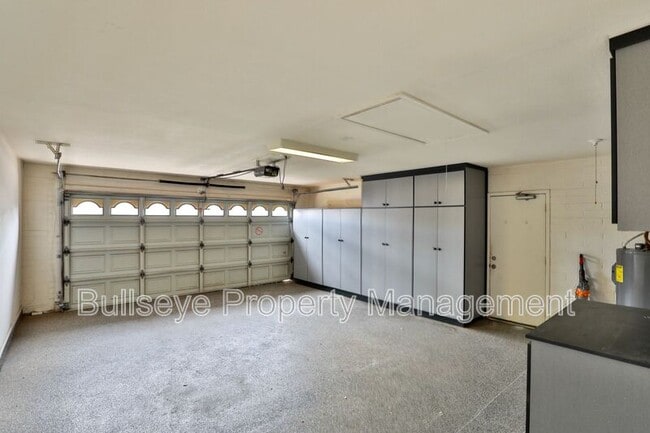 Building Photo - 2334 W Calle Iglesia Ave