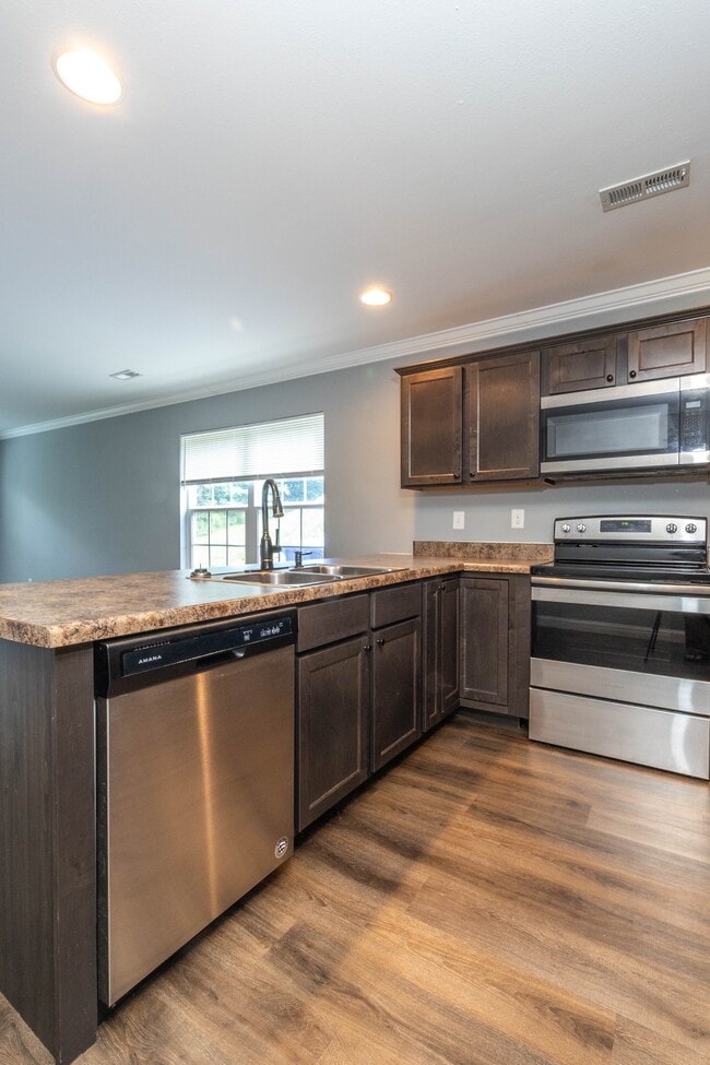 Building Photo - 920 Warrior Hill Dr