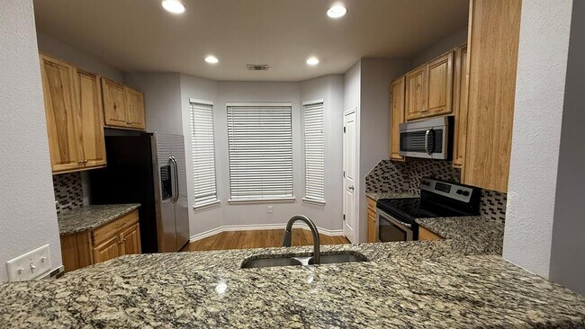 Building Photo - 400 West St