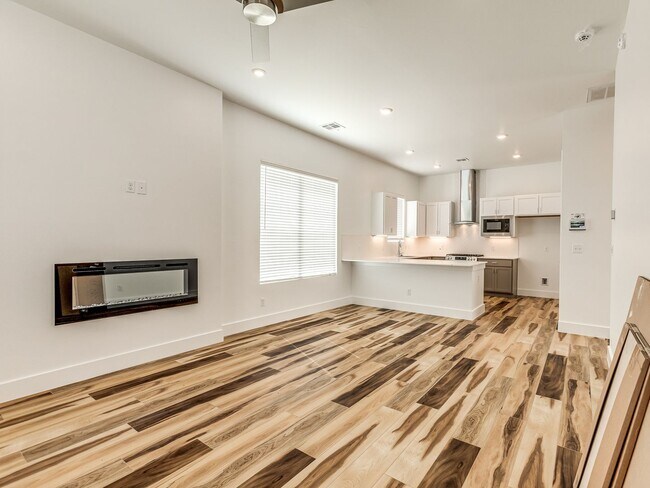 Building Photo - Home in Edmond/Oklahoma City