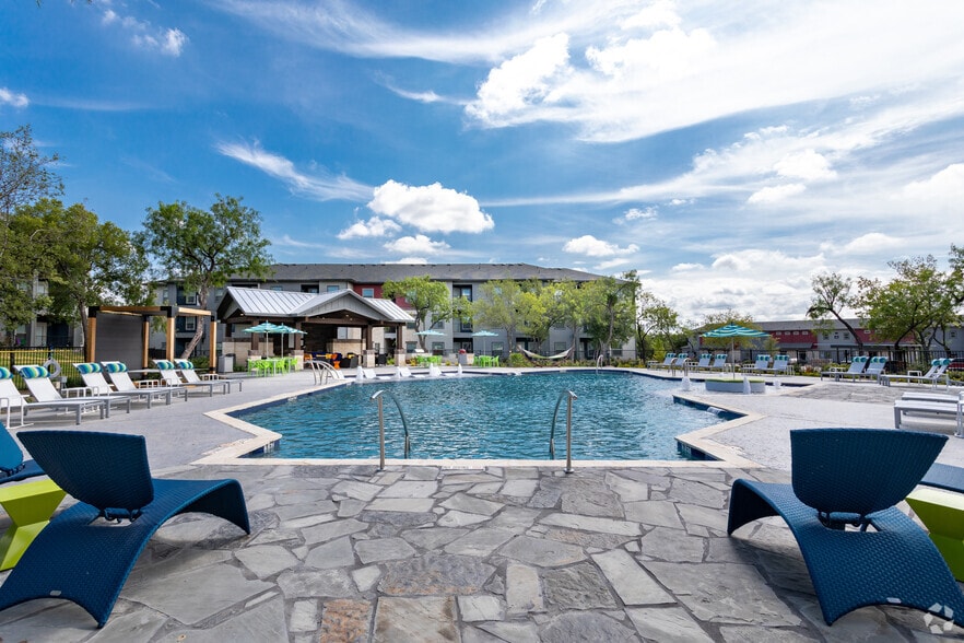 Resort Style Swimming Pool - Timberhill Commons