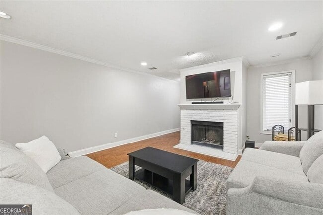 Building Photo - 13 Normandy Ct