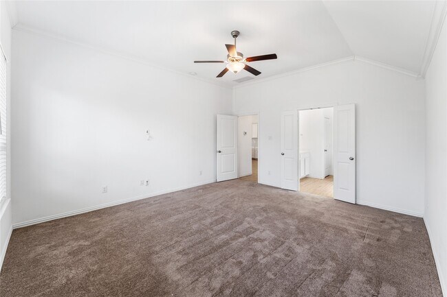 Building Photo - 13018 Hydeland Dr