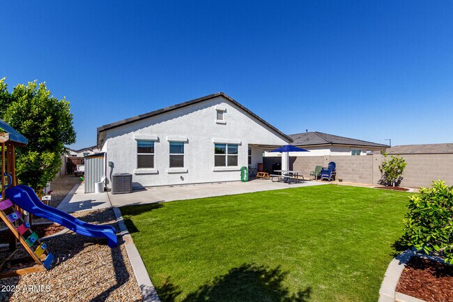 Building Photo - 24047 W Mohave St