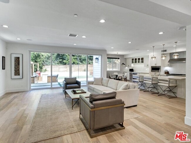 Building Photo - 10593 Kinnard Ave