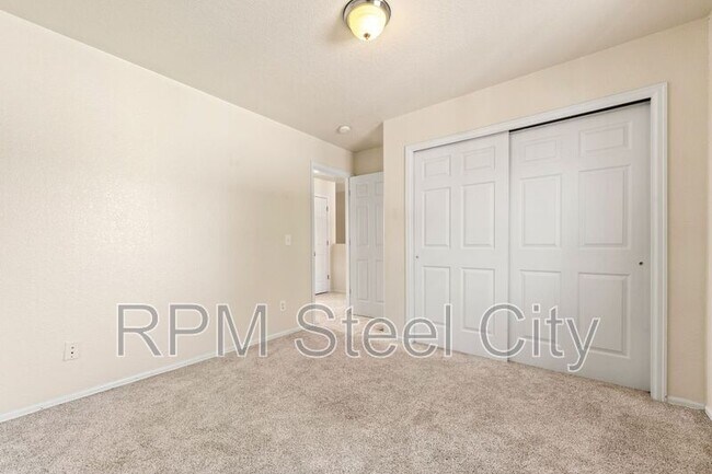 Building Photo - 2231 Meadowlark Ln