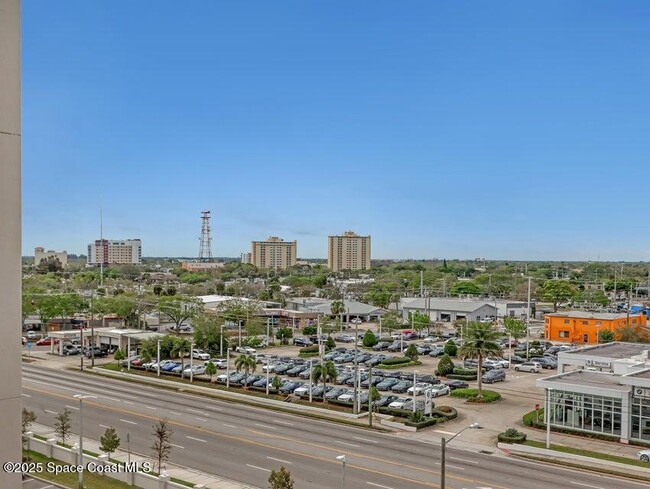 Building Photo - 1435 S Harbor City Blvd