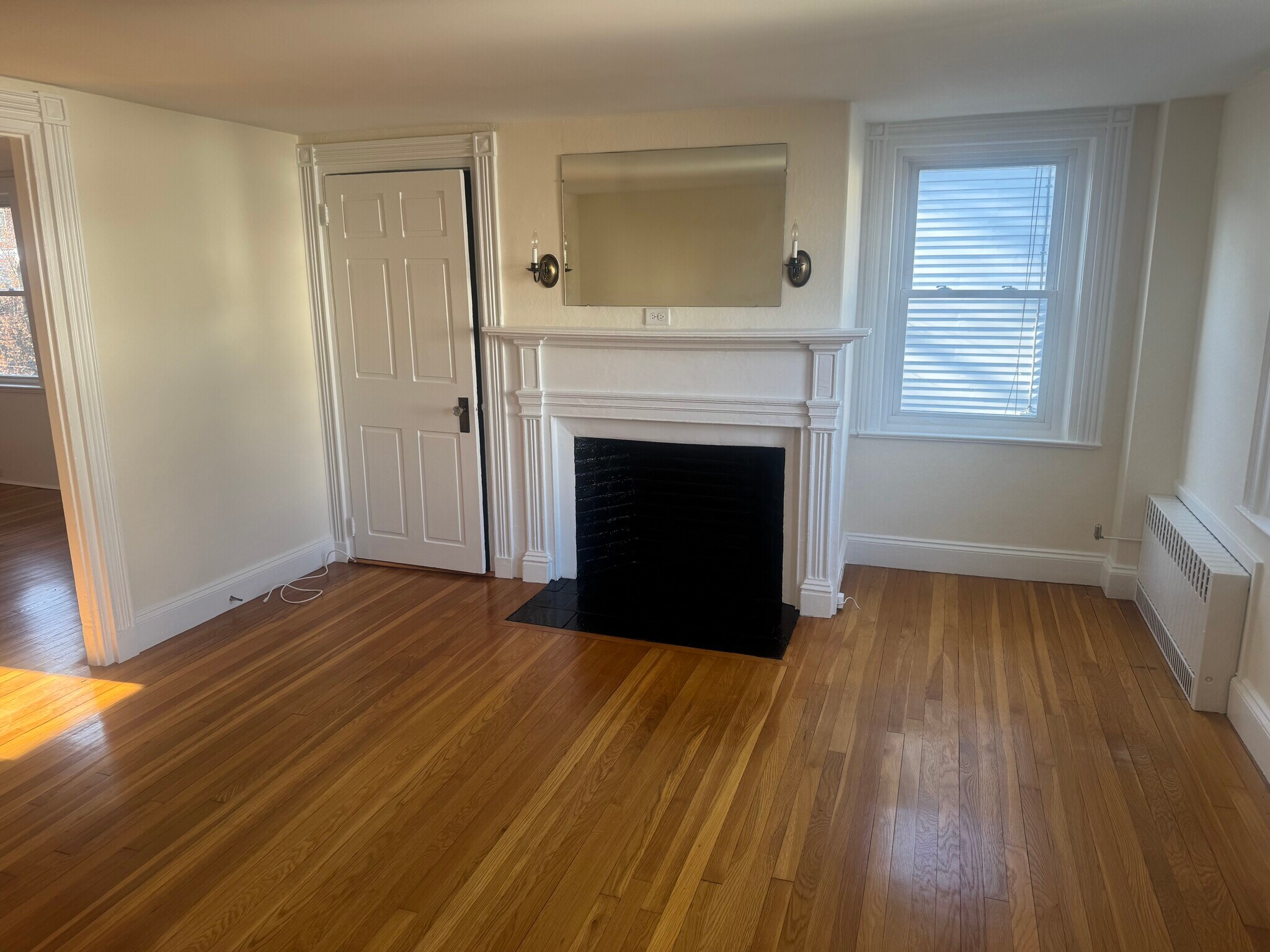 Building Photo - 5 Curve St