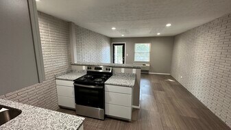 Building Photo - 4012 DuPont Cir