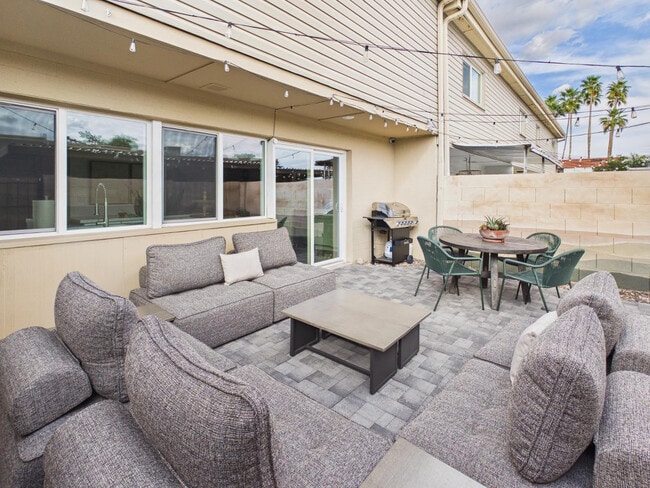 Building Photo - 4308 N Parkway Ave