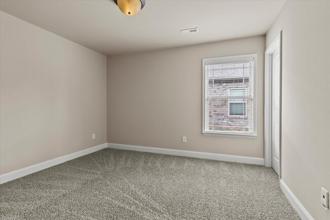 Building Photo - 127 Pembridge Ln