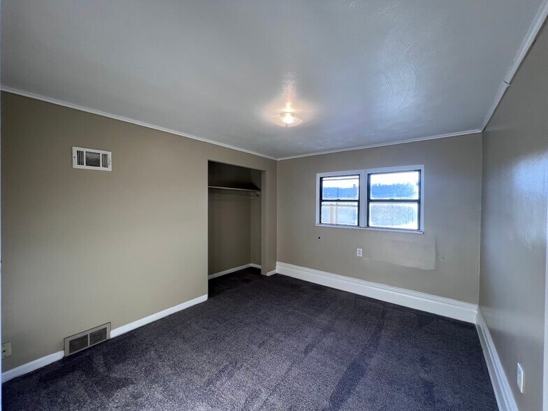 Building Photo - 310 28th St