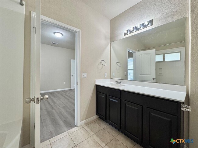 Building Photo - 1024 Britt Ln