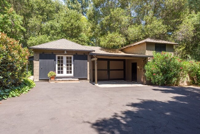 Building Photo - Vintage Craftsman Atherton Estate with Mod...