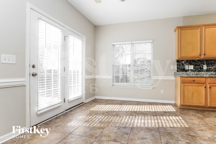 Building Photo - 3750 Wharton Dr