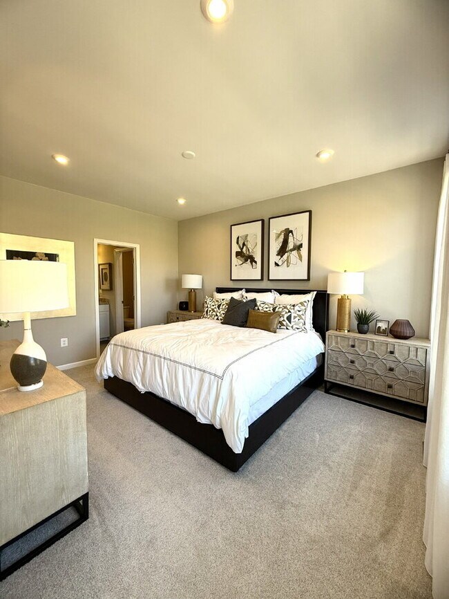 Building Photo - Be the First to Live Here! Brand-New 3BR Condo in Coalfield Station – Modern Living in the Heart ...