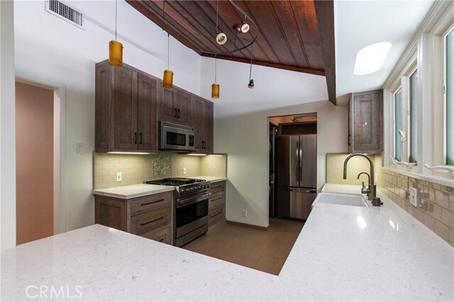 Building Photo - 229 Glenullen Dr