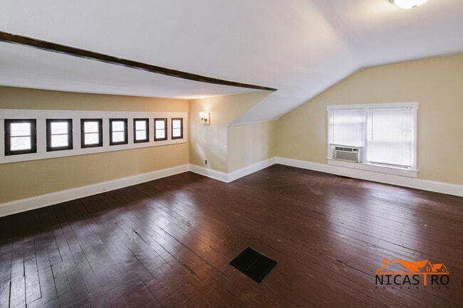 Building Photo - 1600 N 4th St